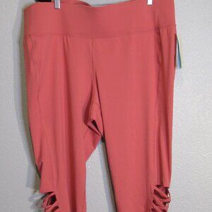 Wicking Capri Leggings